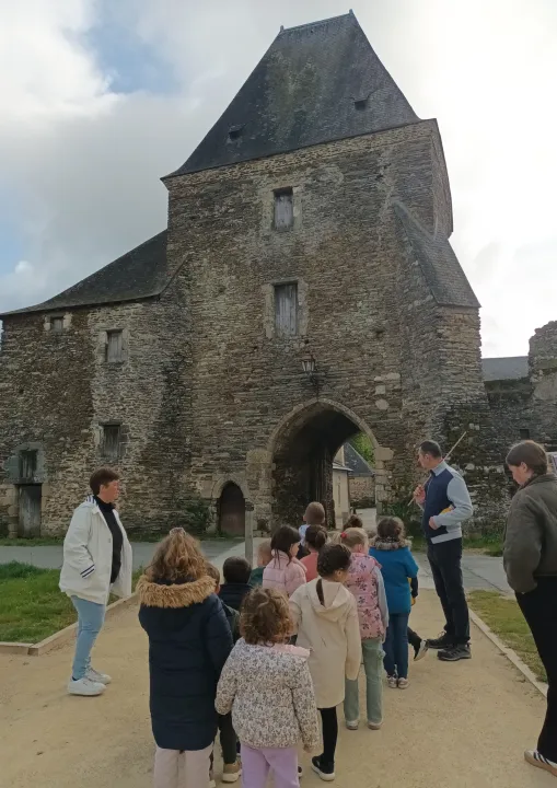 Découverte du patrimoine locale de Pouancé pour l'accueil de loisir d'Ombrée d'Anjou