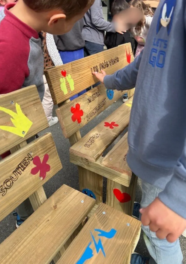 Réalisation d'un banc de courtoisie, par l'école Les Prés Verts !, image 5